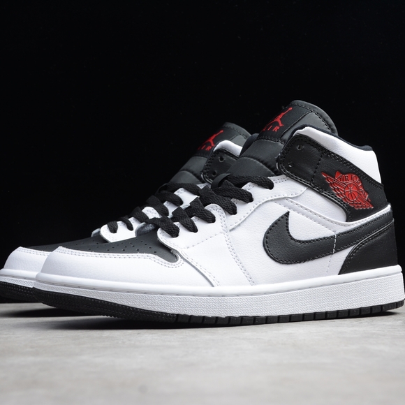 mid top basketball shoes